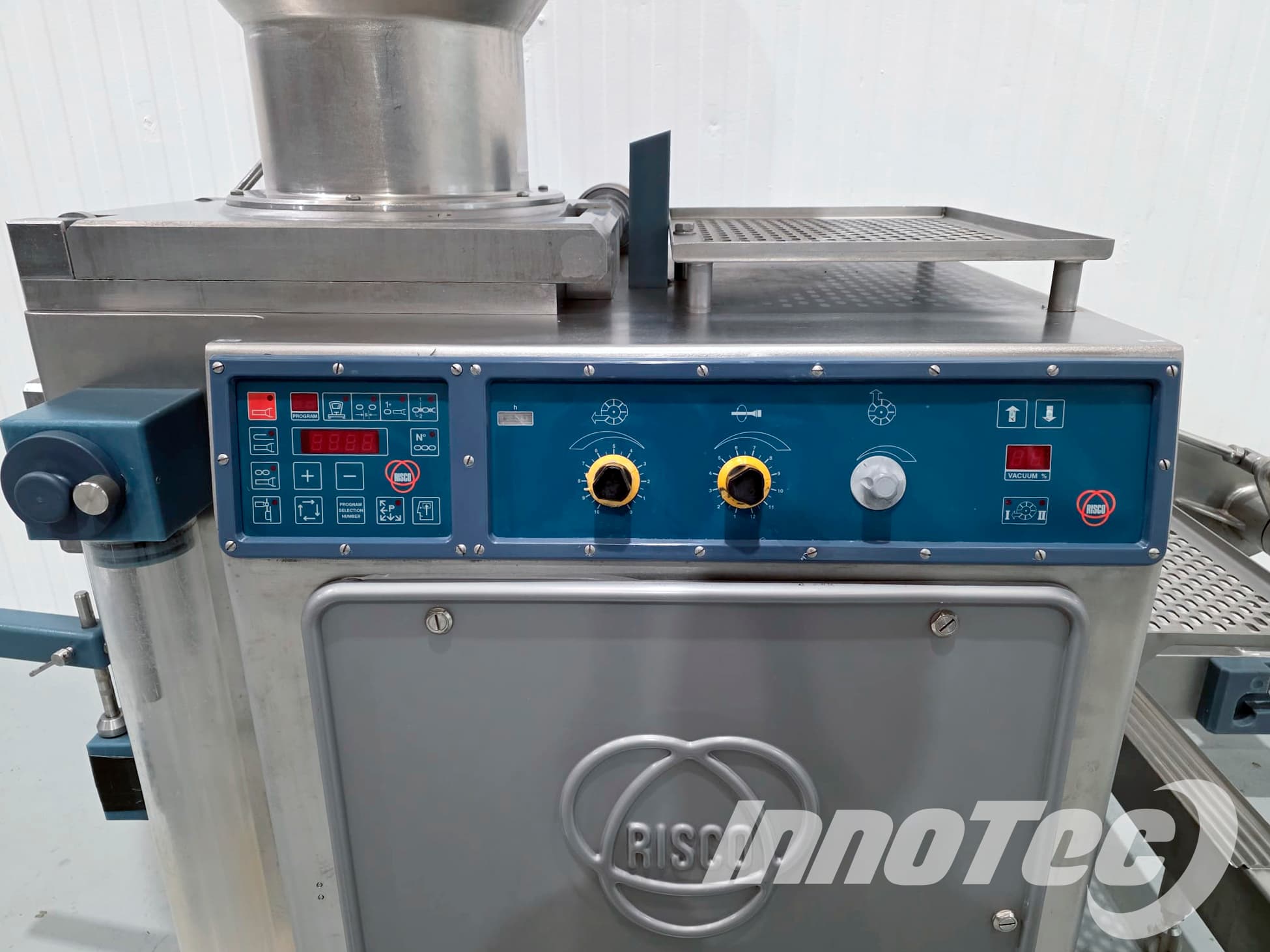 Embutidora continua RISCO mod. RS5001 con elevador miniatura 4