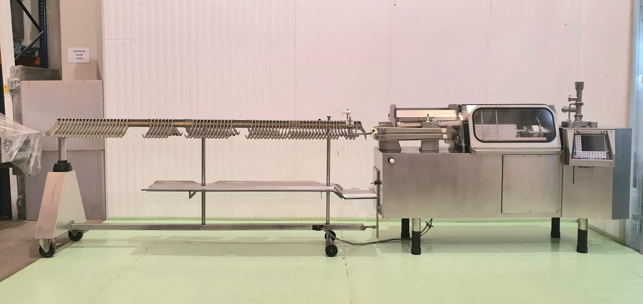 LINEA DE EMBUTICIÓN DE SALCHICHAS HANDTMANN SISTEMA AL FPVLH 242