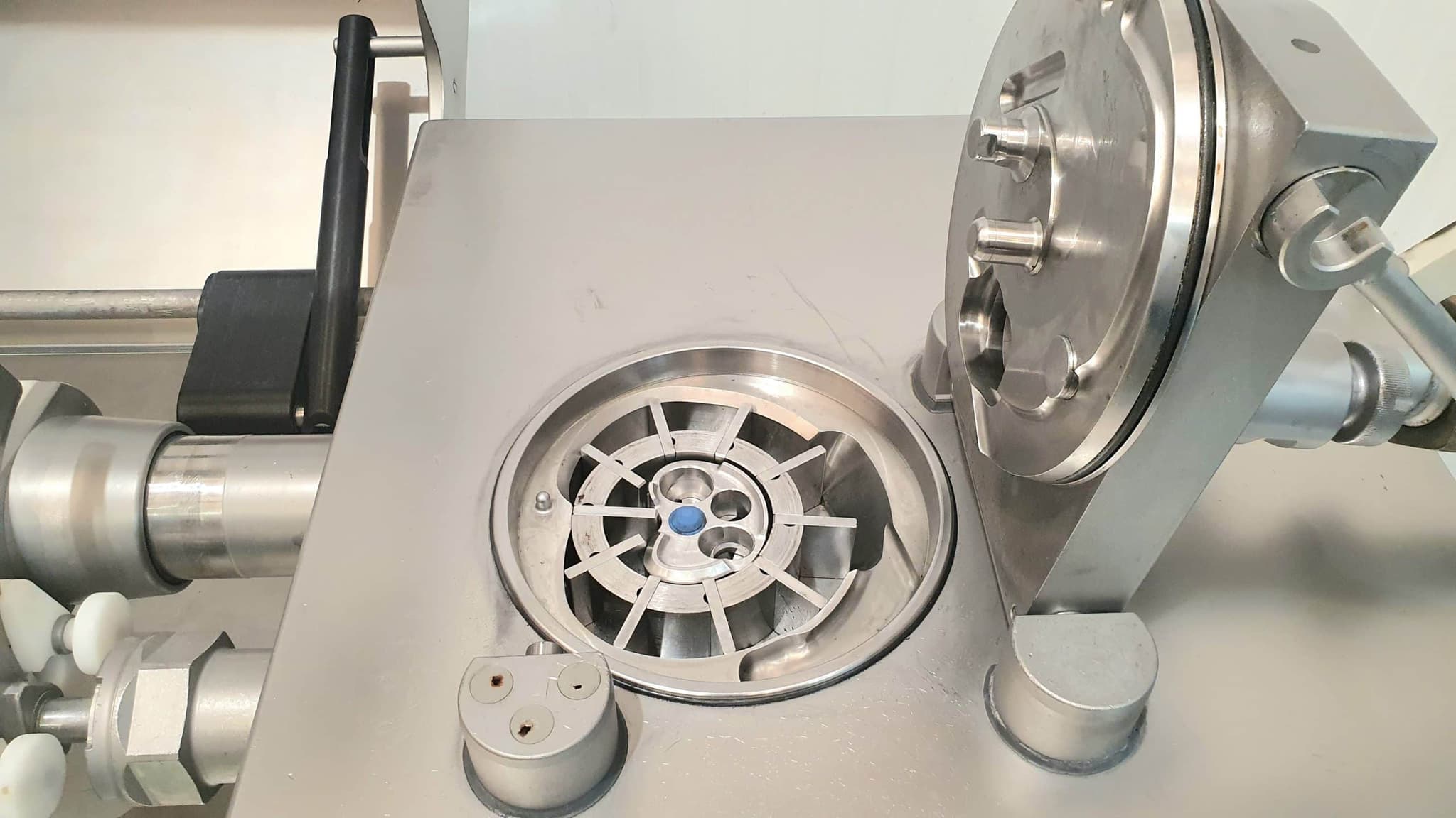 LINEA DE EMBUTICIÓN DE SALCHICHAS HANDTMANN SISTEMA AL FPVLH 242 miniatura 11