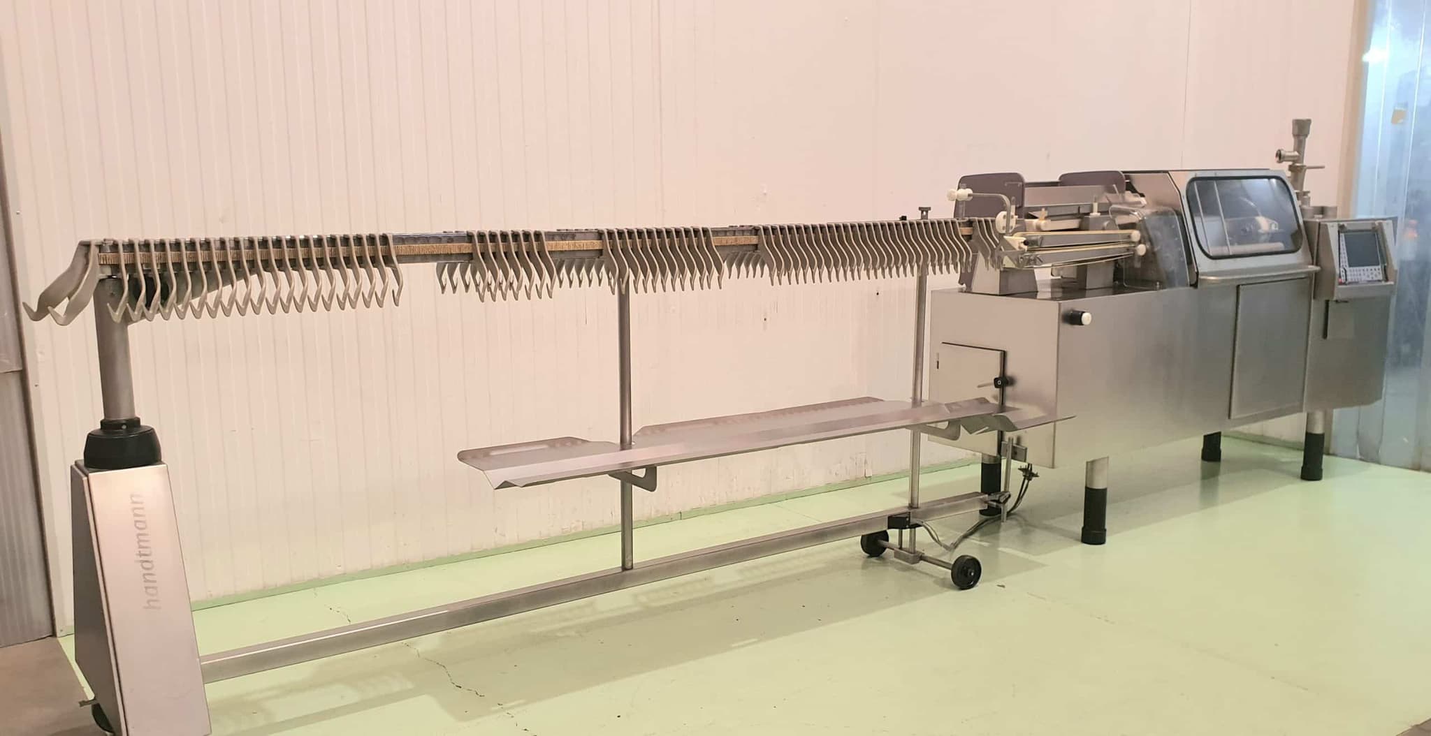 LINEA DE EMBUTICIÓN DE SALCHICHAS HANDTMANN SISTEMA AL FPVLH 242 miniatura 2