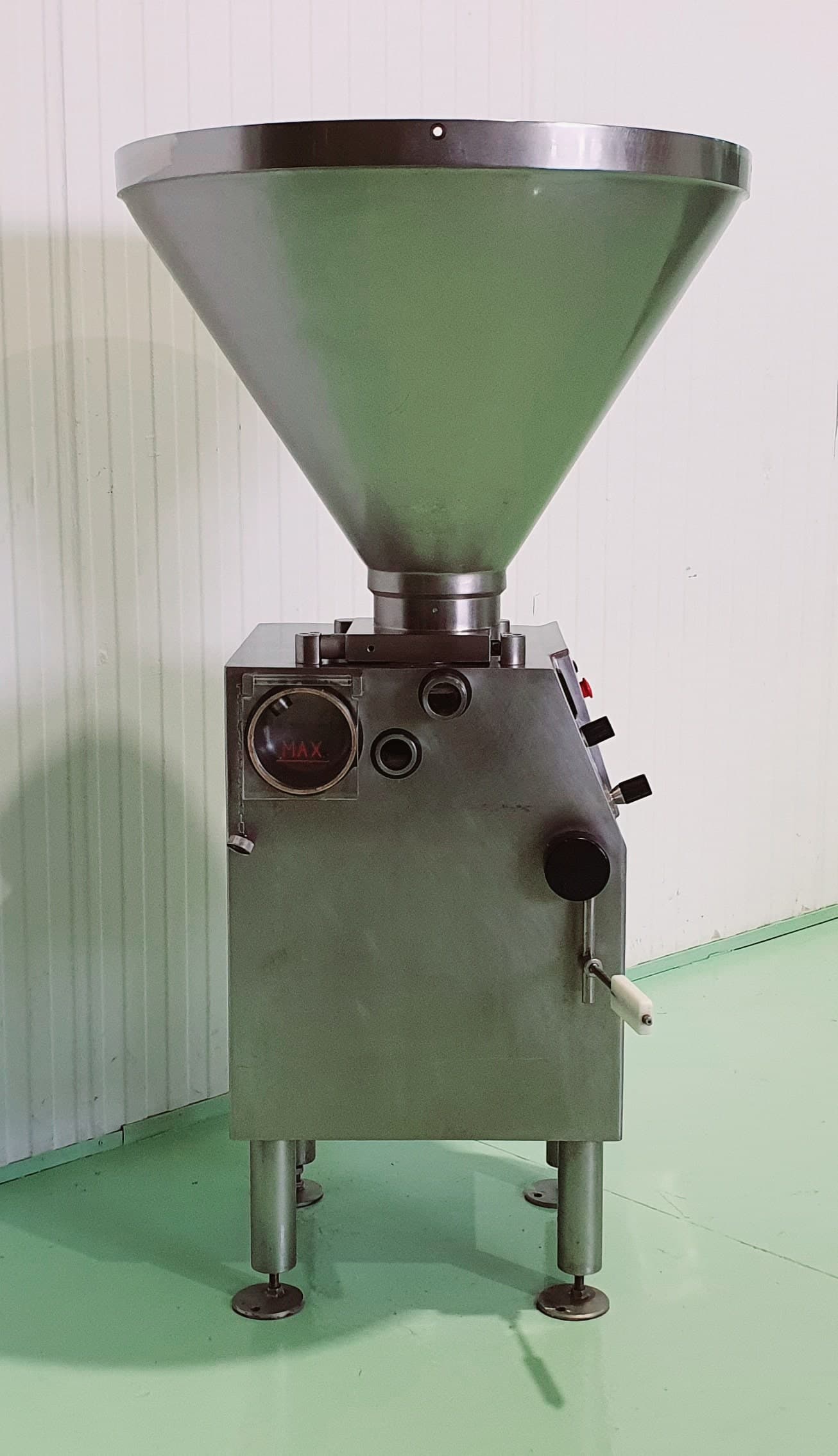 EMBUTIDORA CONTINUA CON VACÍO SIA EMB-2002P miniatura 2