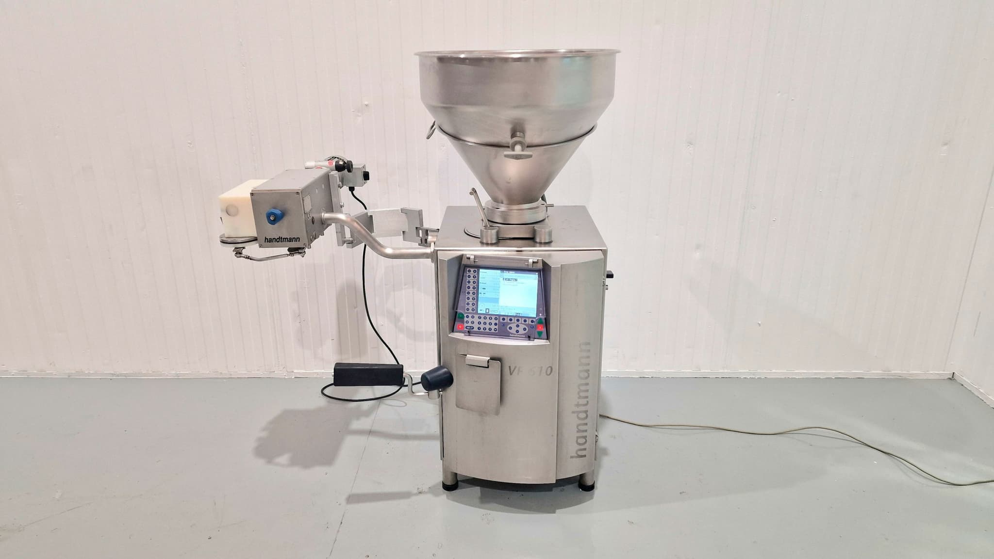 EMBUTIDORA CONTINUA HANDTMANN mod VF610 + FORMADORA ALBÓNDIGAS 79-0