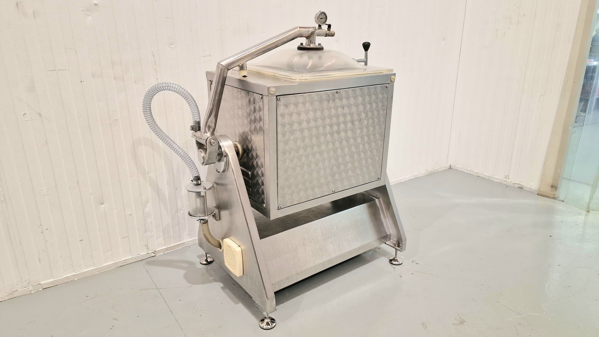 AMASADORA CON VACÍO T.VALL 150 L