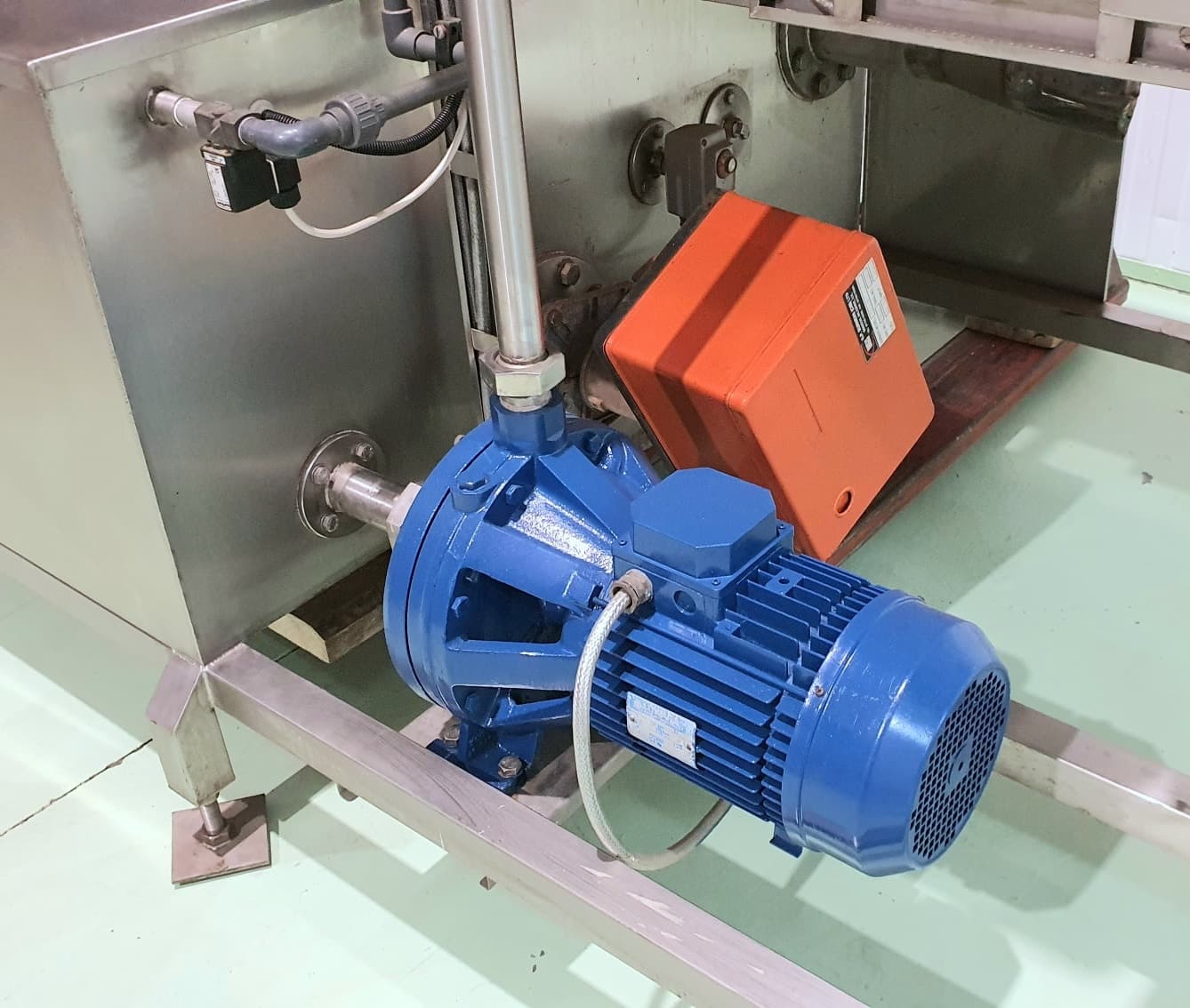 LAVADORA DE  CAJAS CRUSADER MODELO 600 miniatura 5