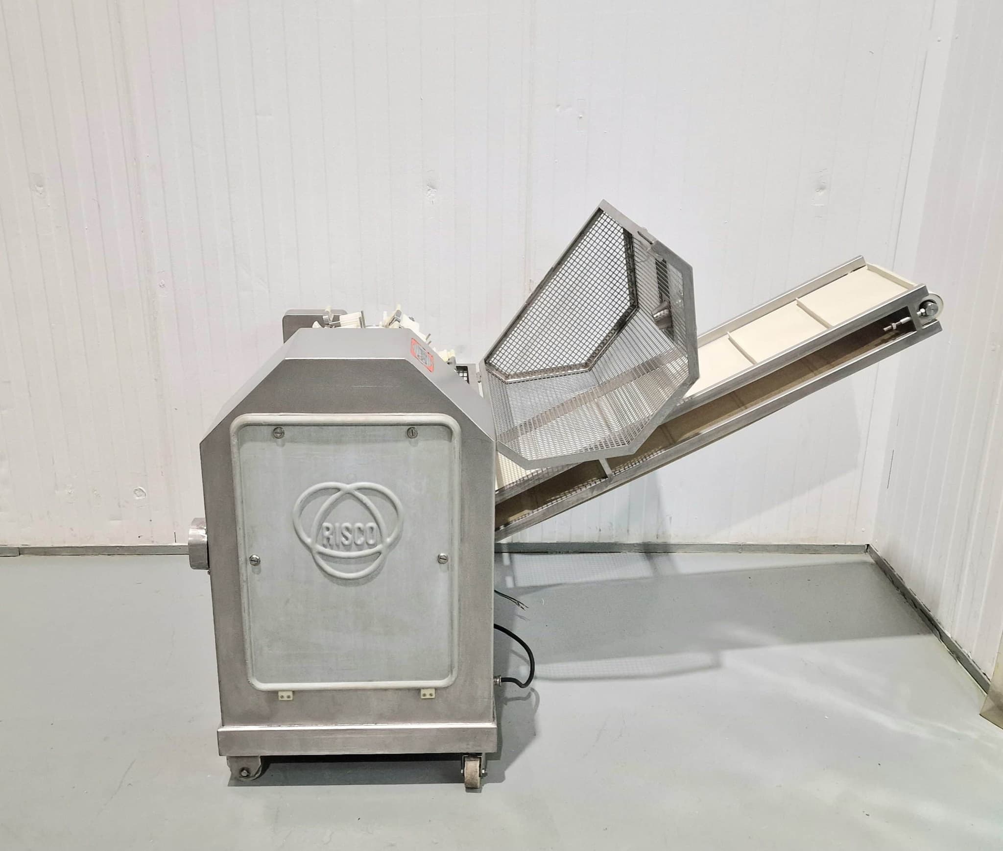 MÁQUINA PARA CORTAR SALCHICHAS RISCO RI miniatura 12