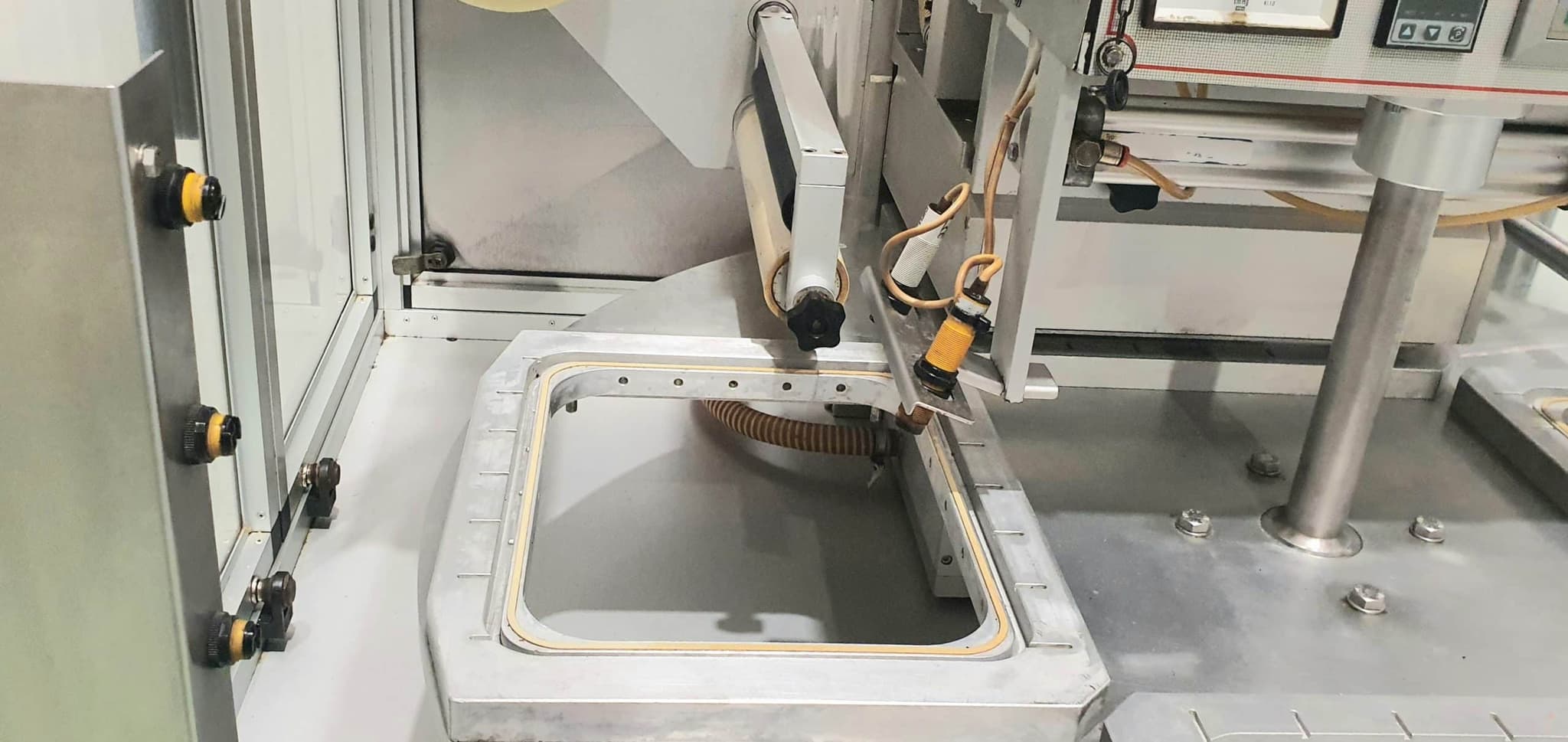 TERMOSELLADORA AUTOMÁTICA ILPRA  mod. FP 800 V/G miniatura 6