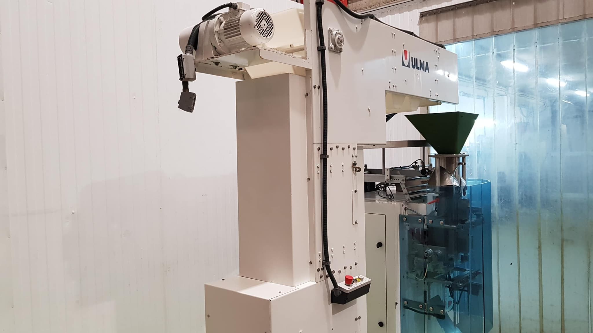 ENVASADORA VERTICAL ULMA mod. ETNA 280 CON CANGILONES miniatura 7