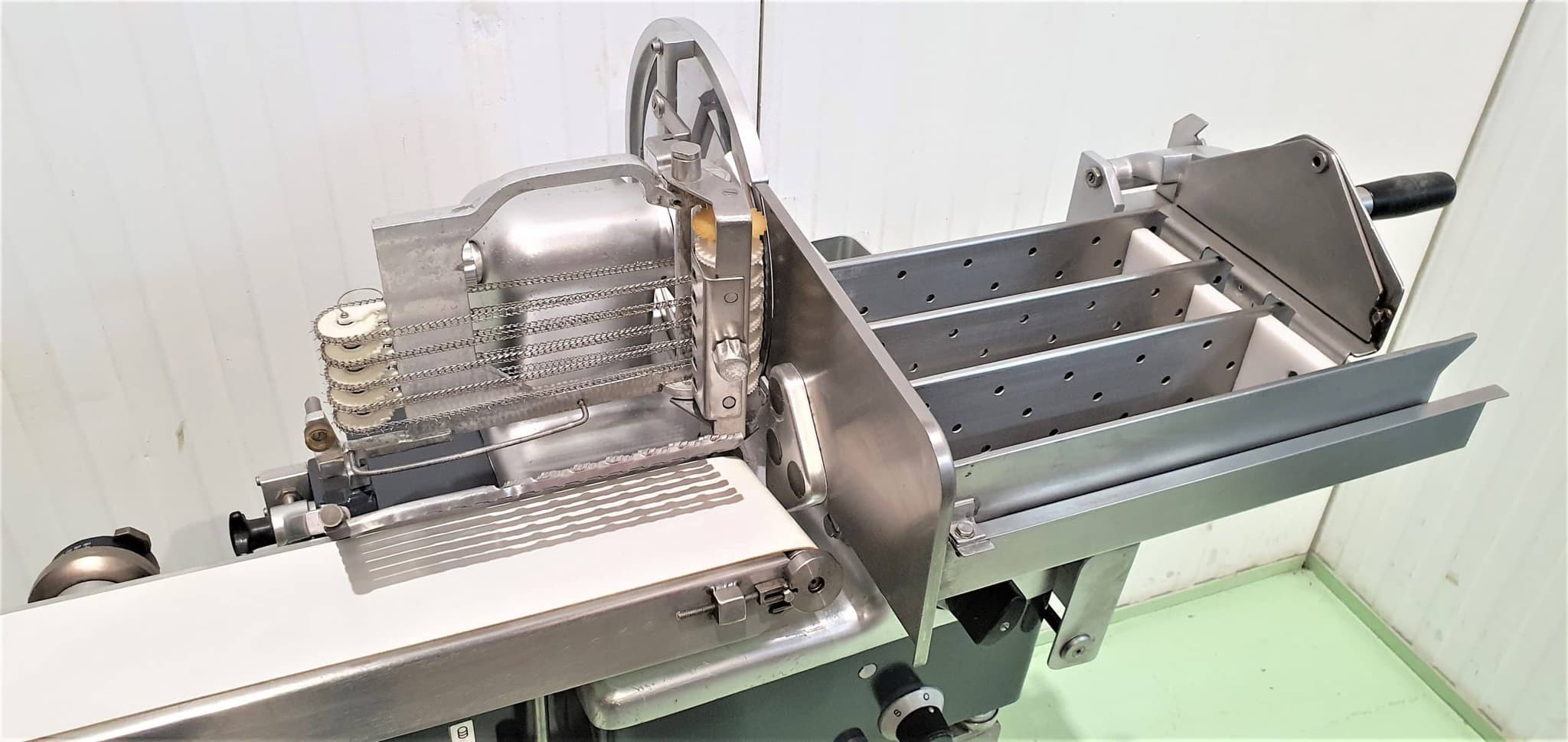 LONCHEADORA AUTOMÁTICA BIZERBA A330FB TRIPLE PRODUCTO miniatura 2