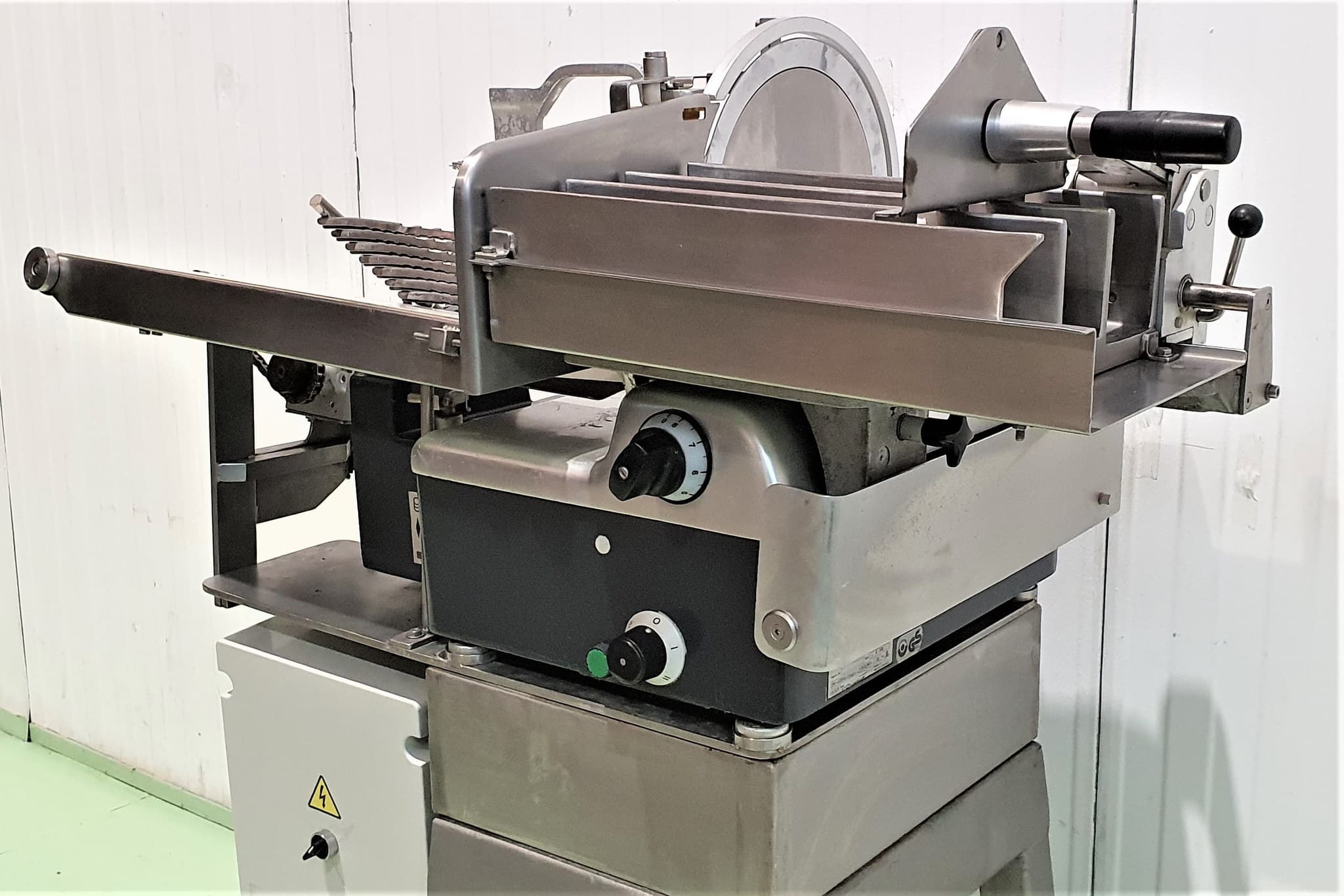 LONCHEADORA AUTOMÁTICA BIZERBA A330FB TRIPLE PRODUCTO miniatura 5