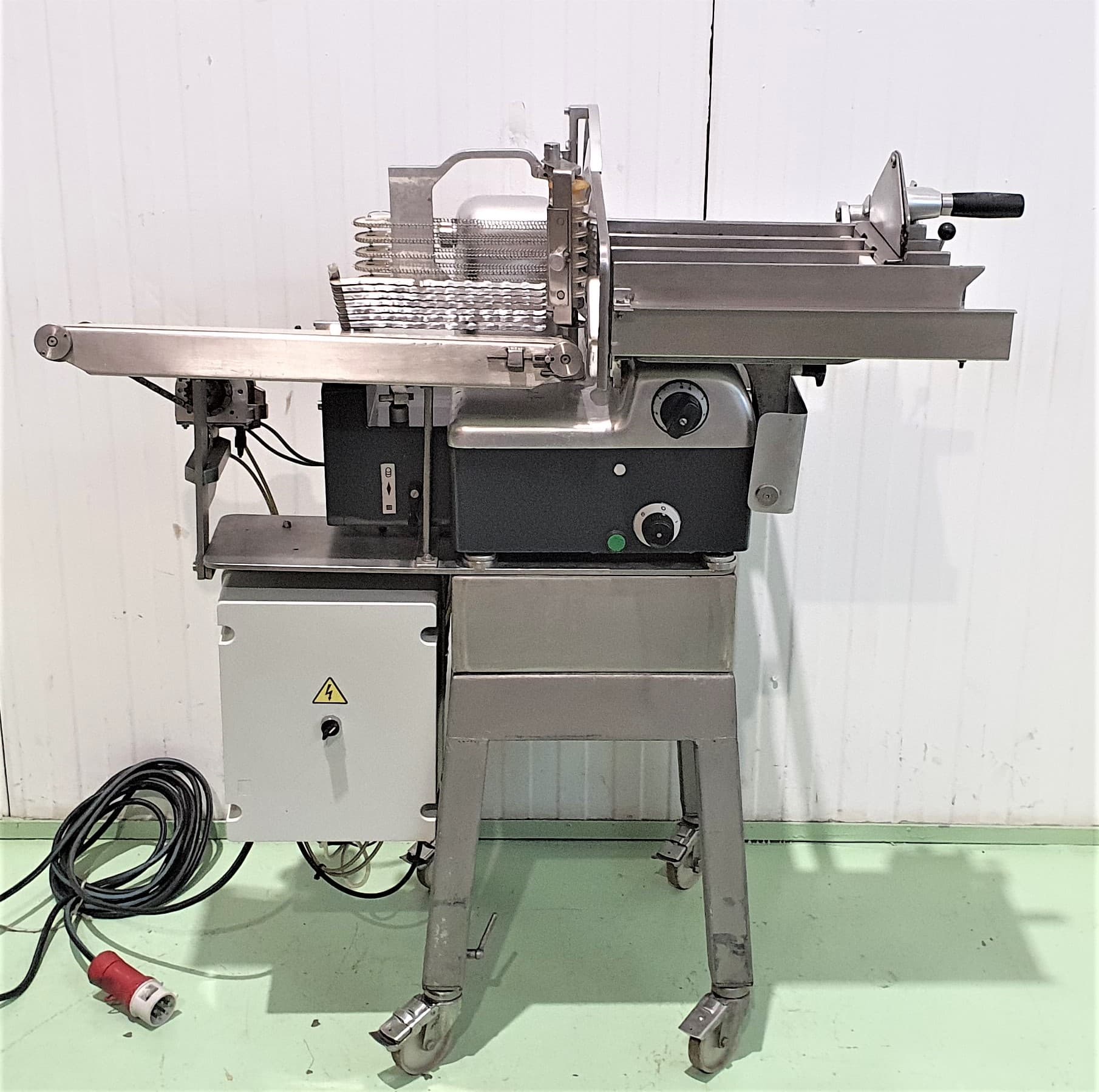 LONCHEADORA AUTOMÁTICA BIZERBA A330FB TRIPLE PRODUCTO miniatura 9