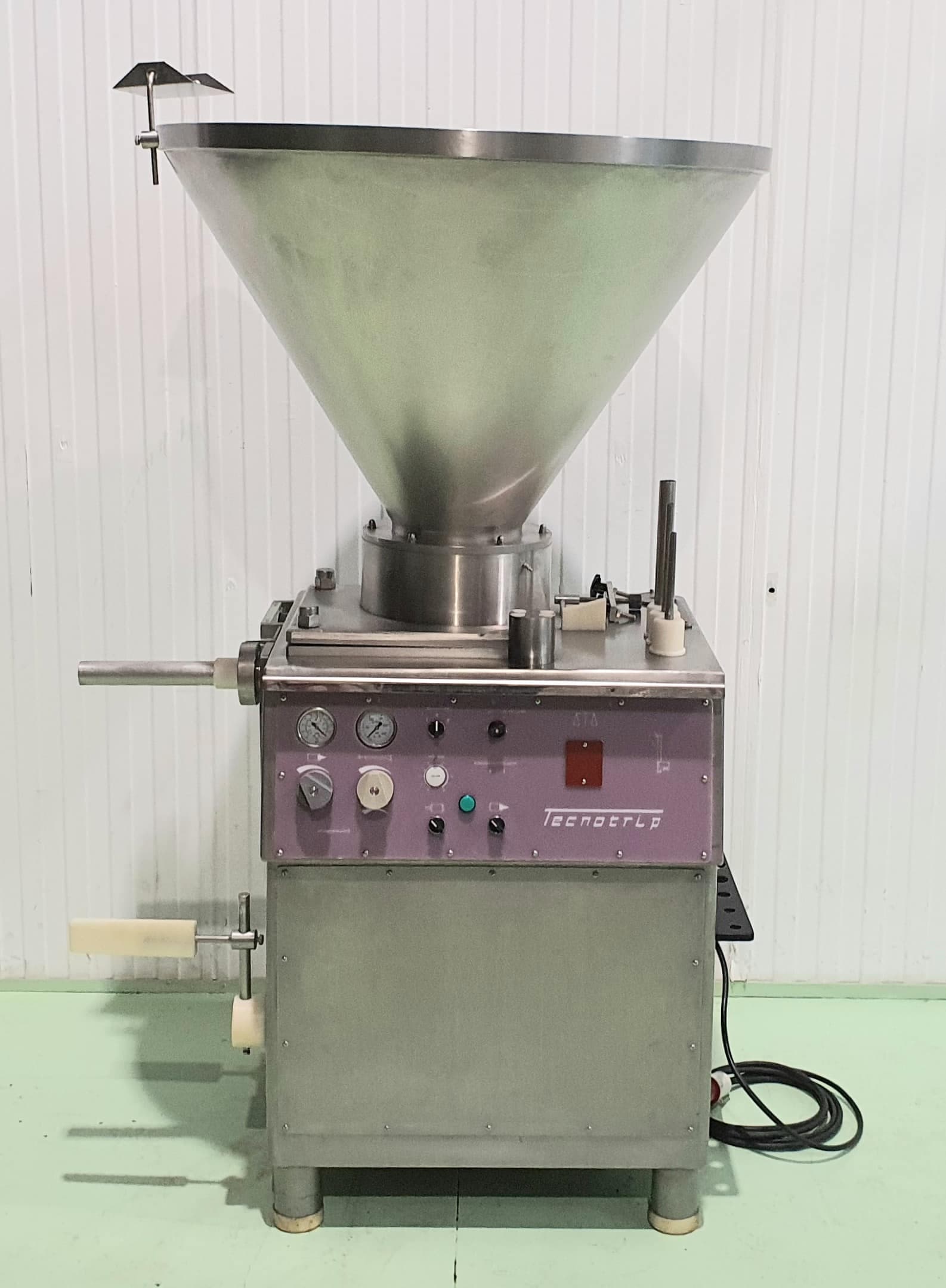 EMBUTIDORA CONTINUA AL VACIO TECNOTRIP mod EC-4N