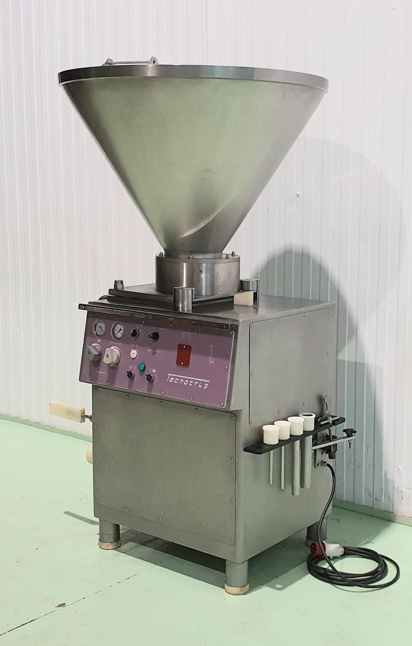 EMBUTIDORA CONTINUA AL VACIO TECNOTRIP mod EC-4N miniatura 3