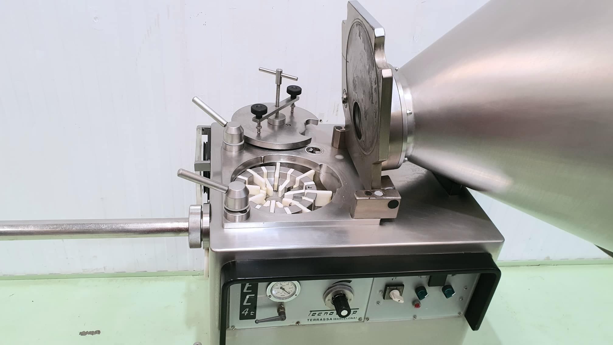 EMBUTIDORA CONTINUA AL VACIO TECNOTRIP mod EC- 4 miniatura 2