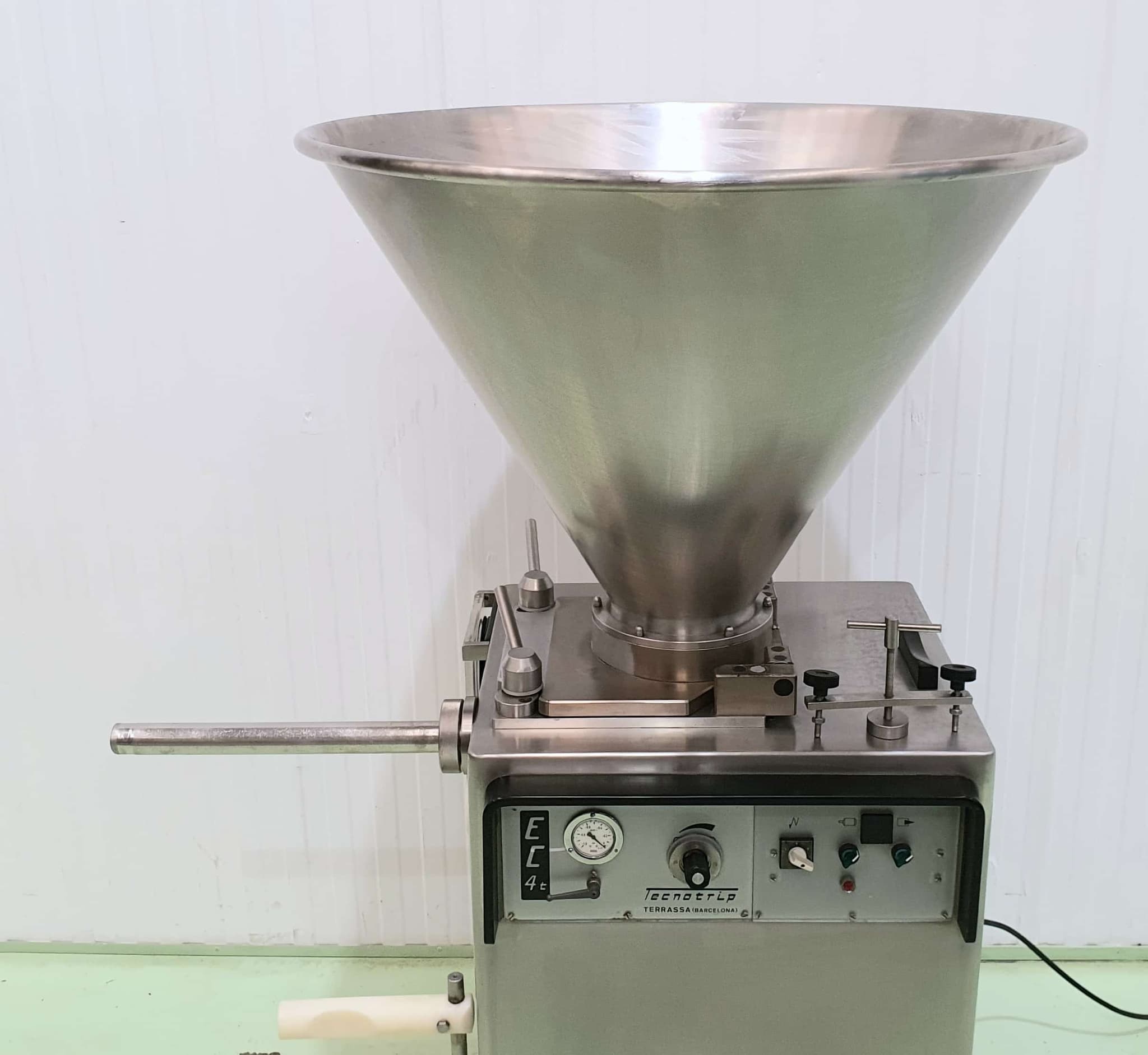 EMBUTIDORA CONTINUA AL VACIO TECNOTRIP mod EC- 4 miniatura 6