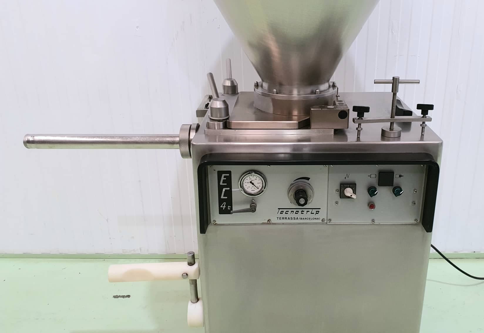 EMBUTIDORA CONTINUA AL VACIO TECNOTRIP mod EC- 4 miniatura 9