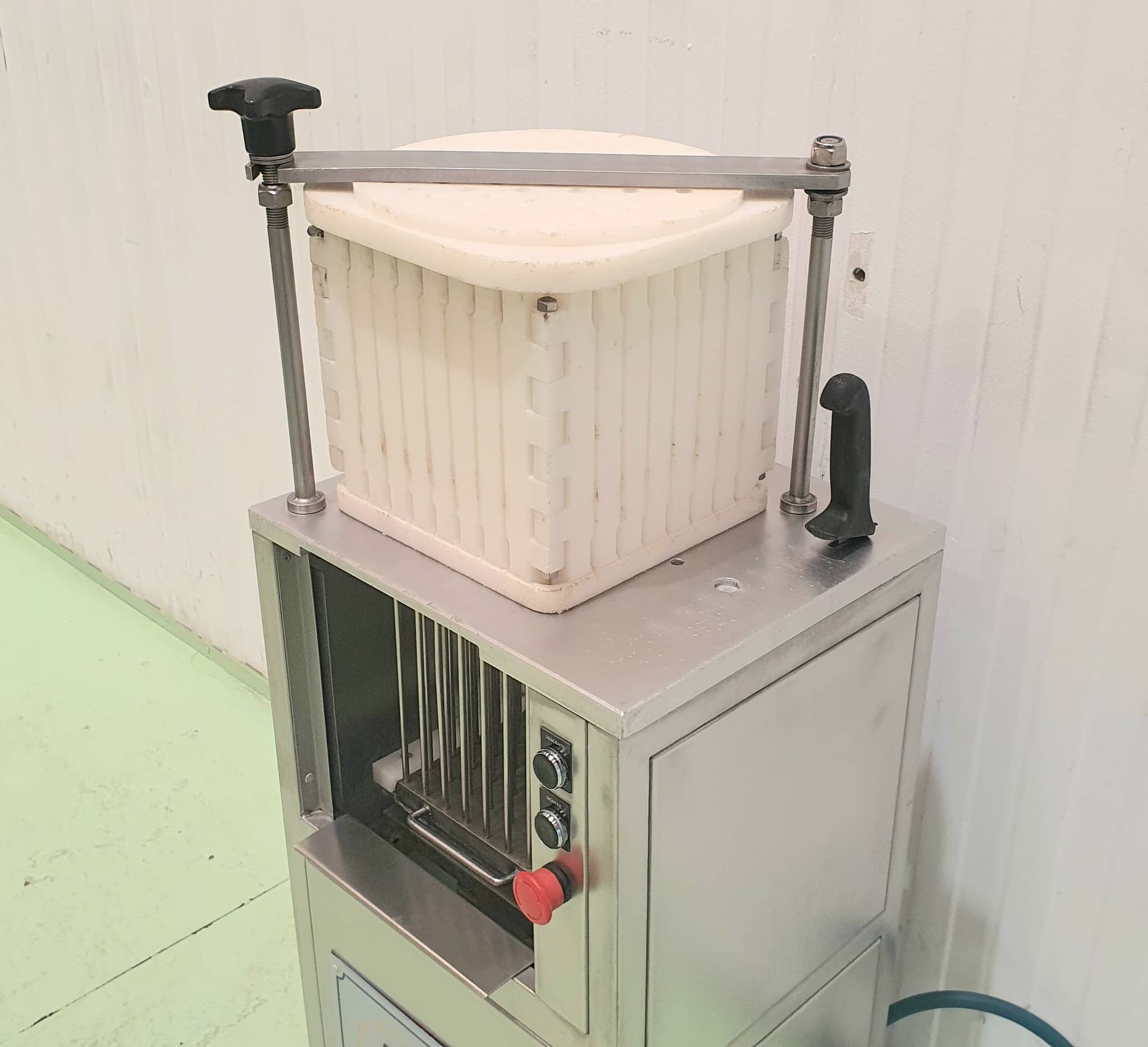 FORMADORA DE BROCHETAS EMSENS ESA miniatura 6