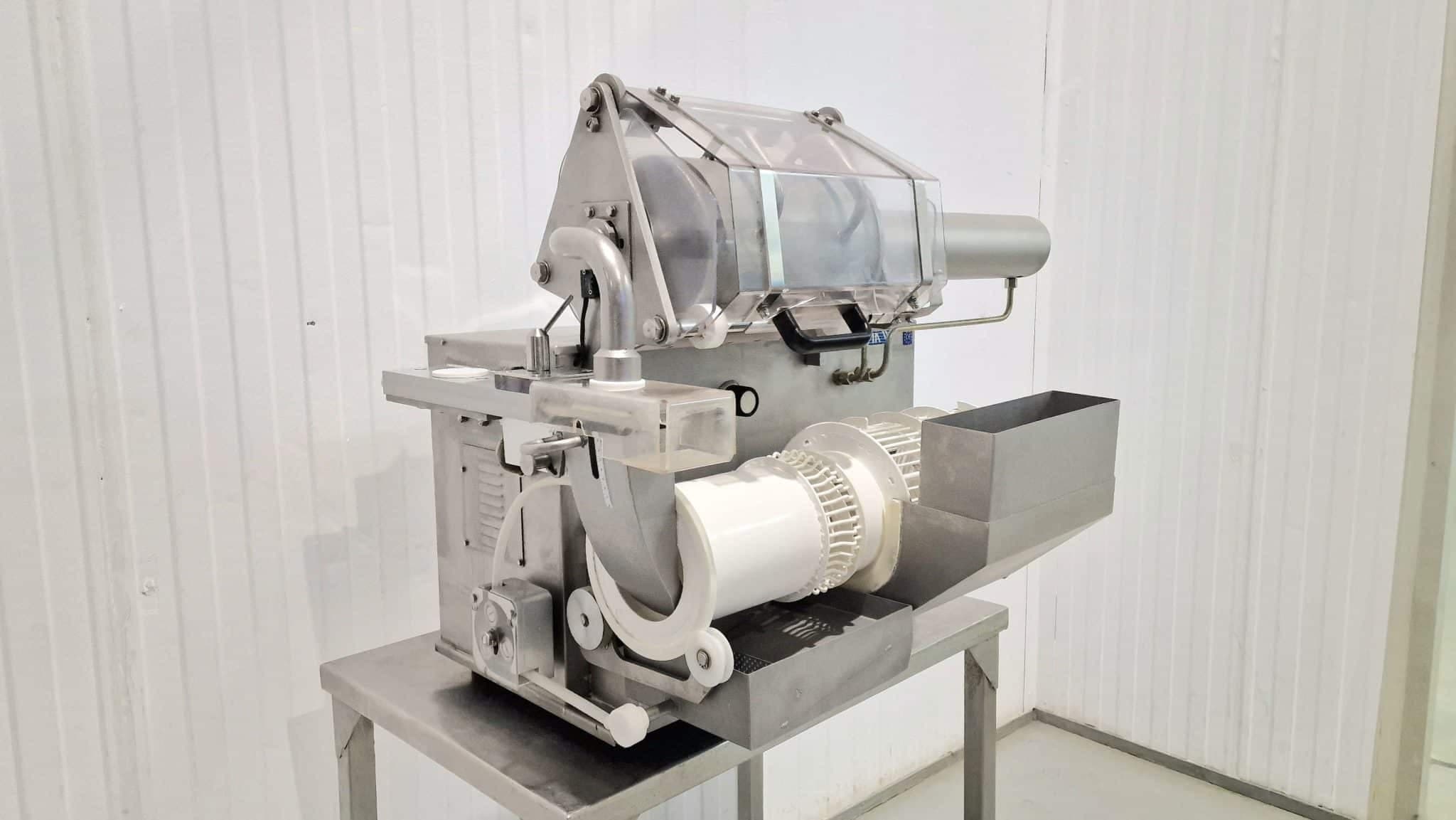 FORMADORA Y EMPANADORA DE CROQUETAS IMA