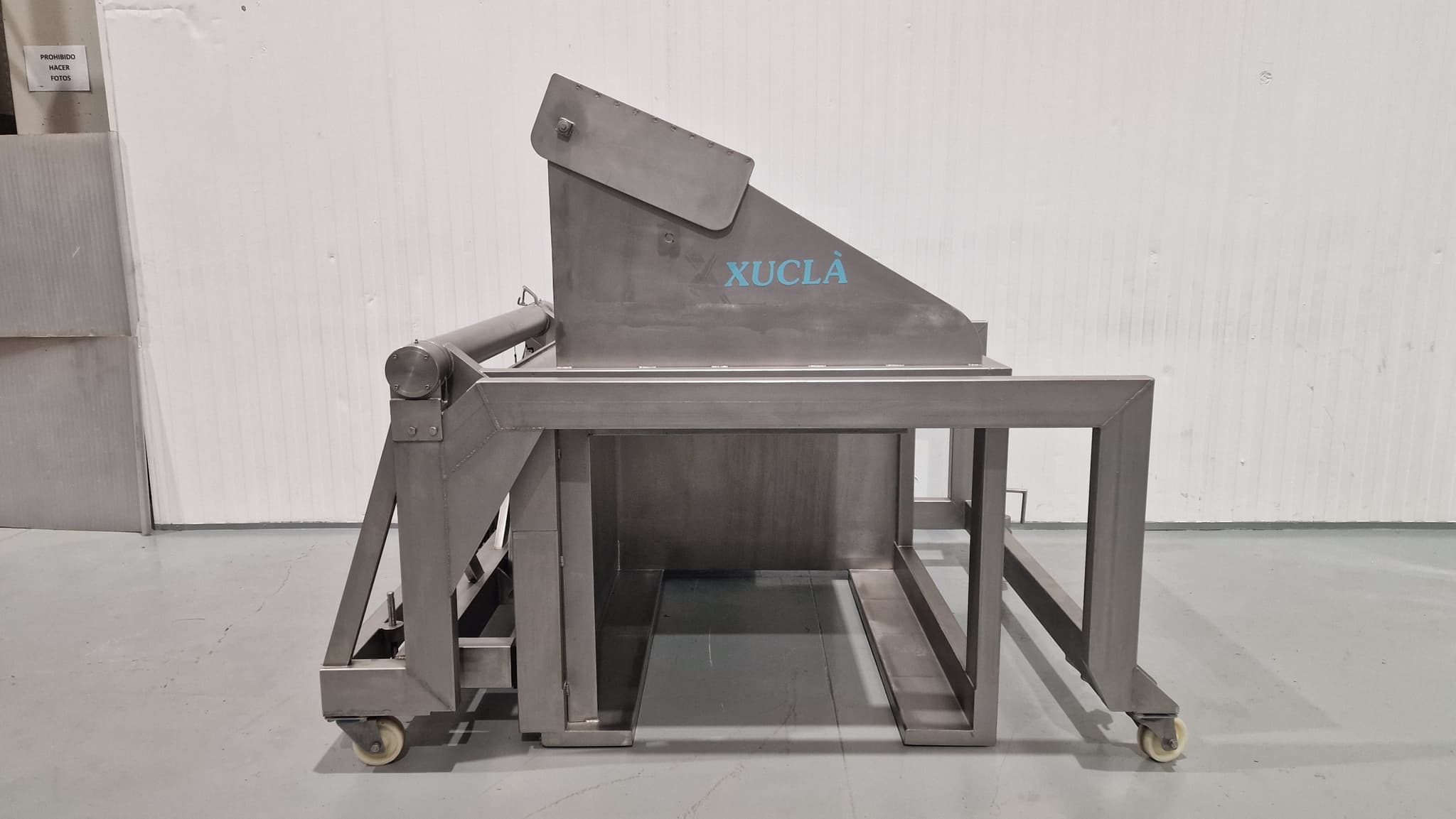 Elevador volcador de contenedores Xucla miniatura 9