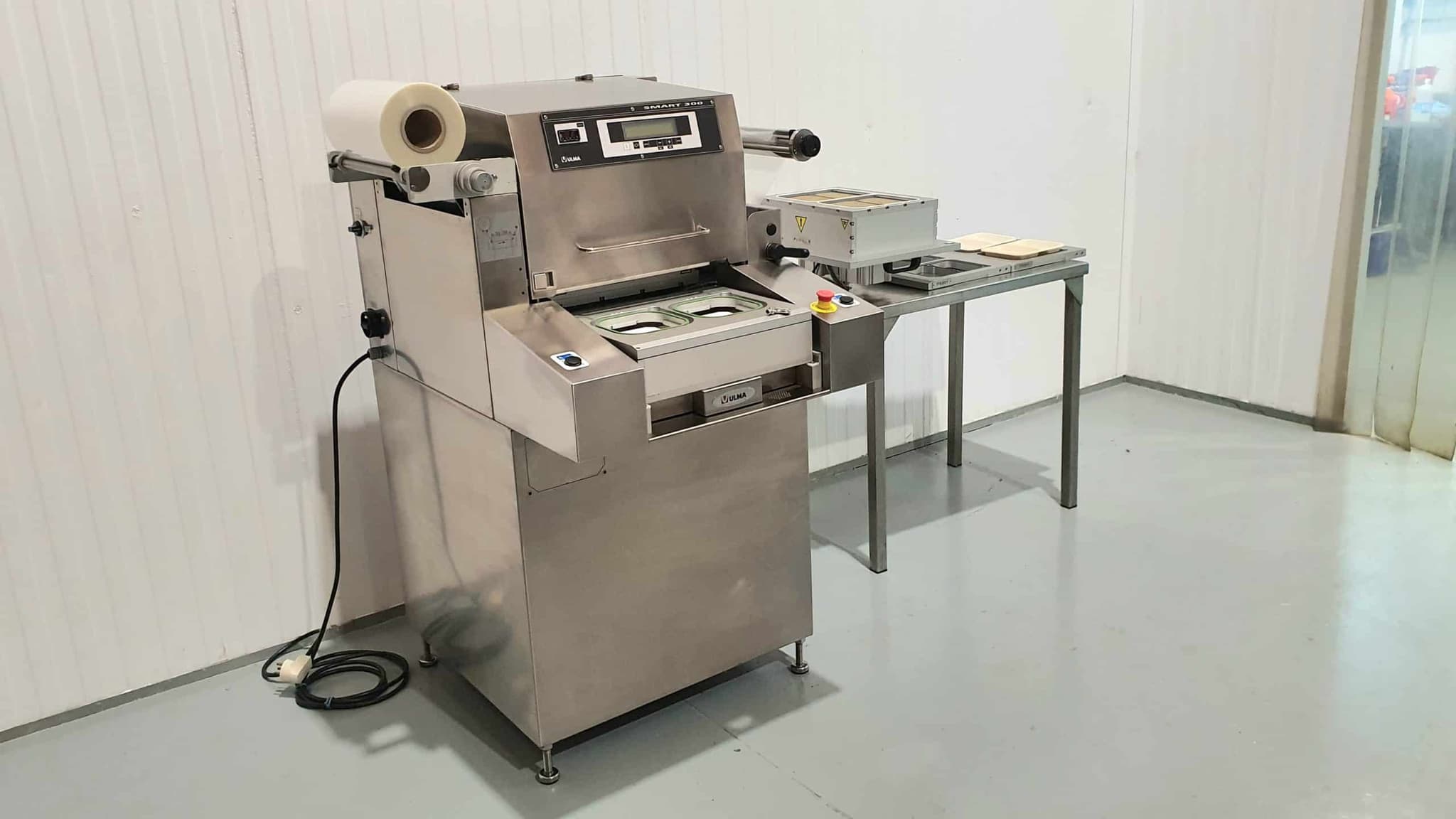 TERMOSELLADORA SEMI-AUTOMÁTICA ULMA SMART 300