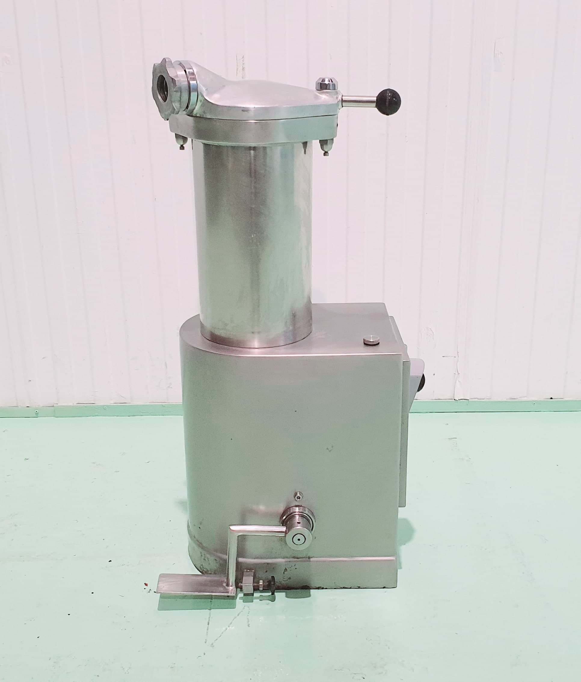 EMBUTIDORA DE PISTÓN CATO 12 LITROS