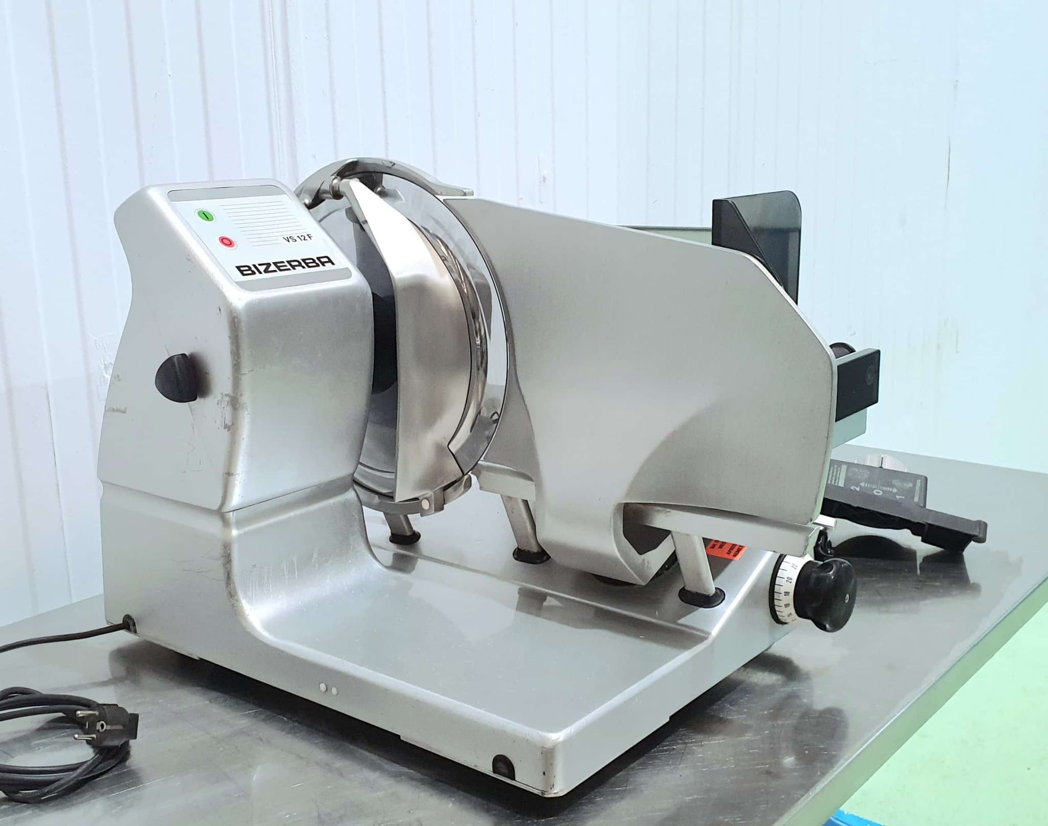 FILETEADORA MANUAL BIZERBA VS12F