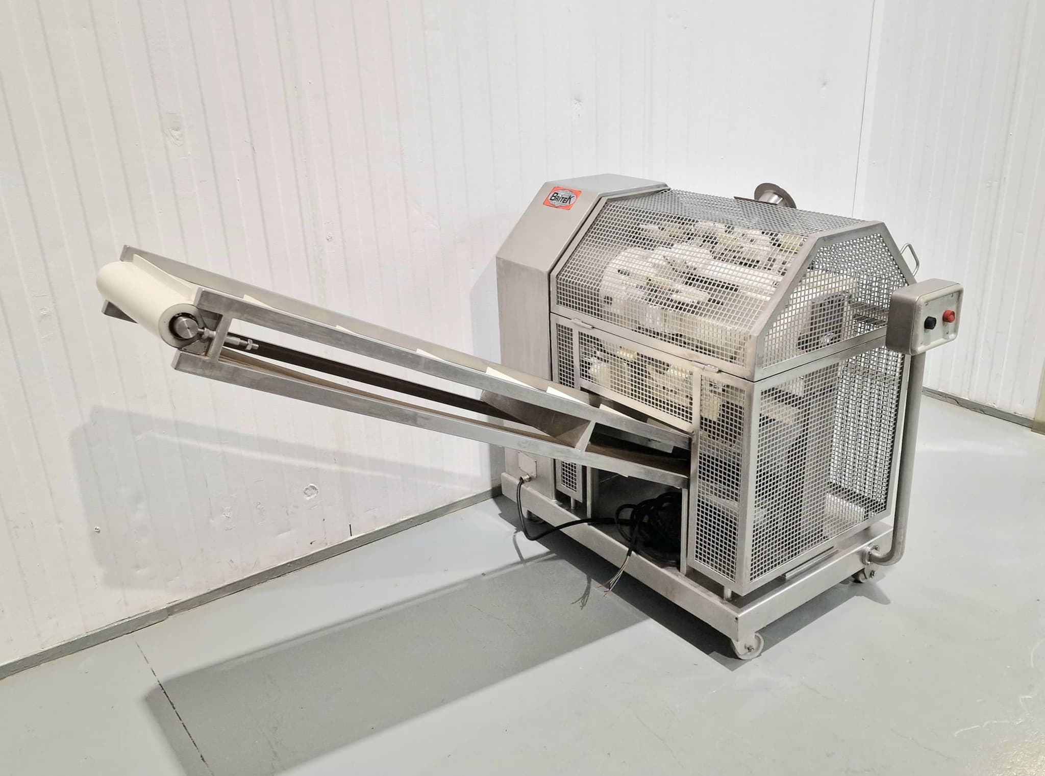 MÁQUINA PARA CORTAR SALCHICHAS RISCO RI