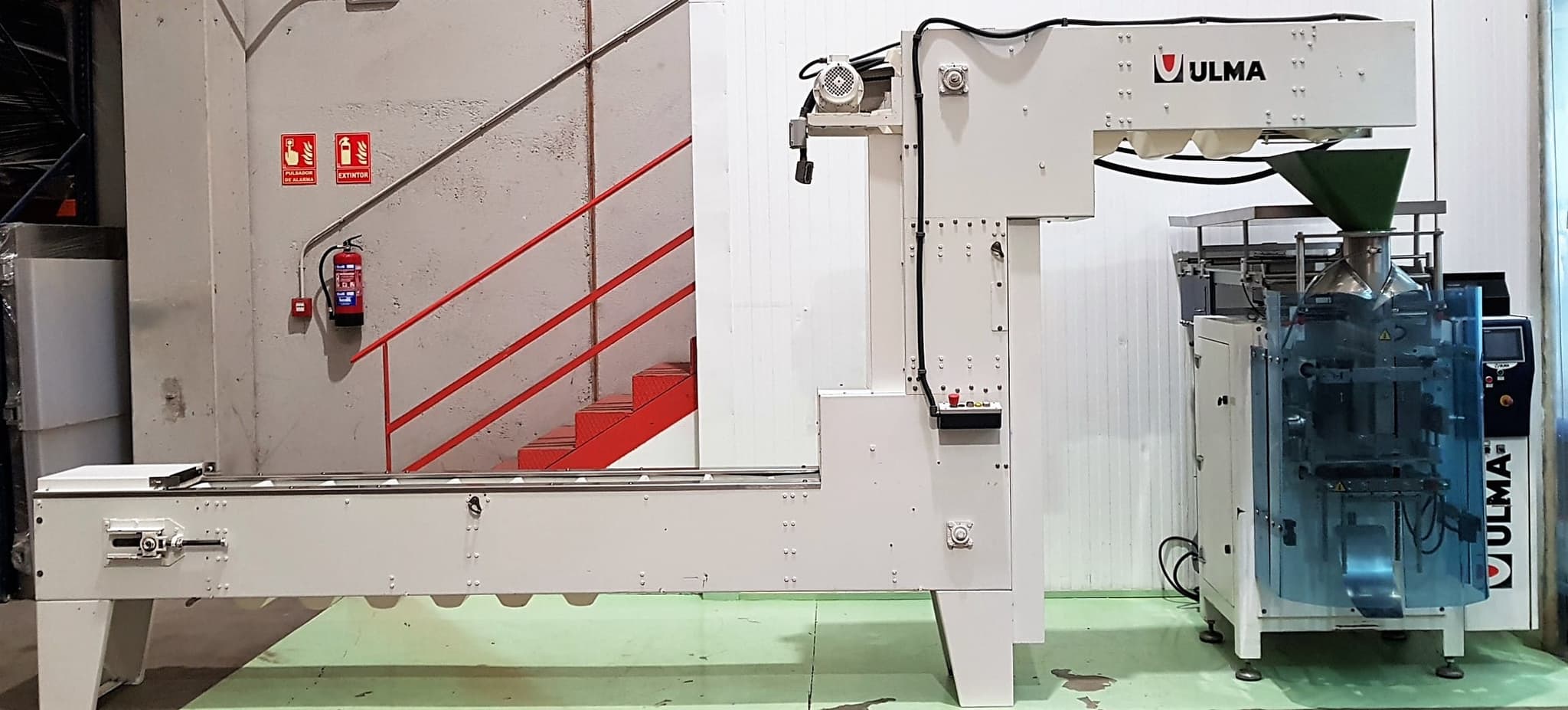 ENVASADORA VERTICAL ULMA mod. ETNA 280 CON CANGILONES