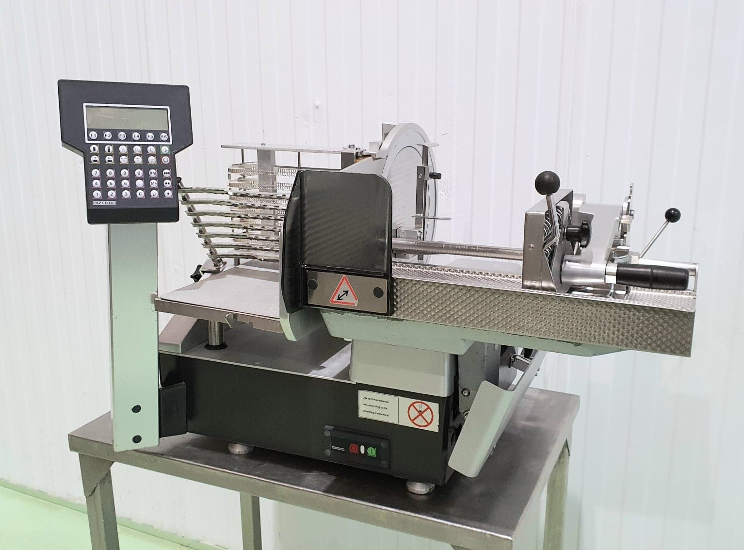 LONCHEADORA AUTOMÁTICA BIZERBA A404